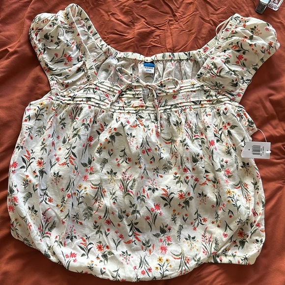 Old Navy Puff-Sleeve Cropped Floral-Print Pintucked Blouse. NWT size Med. - Picture 1 of 11